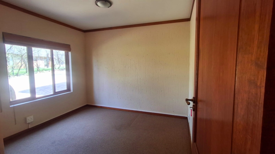 4 Bedroom Property for Sale in Boschenvaal River Front Lodges Free State